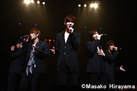 5人組ボーカルグループCODE-Vが日本人アーティストたちとライブイベントに出演